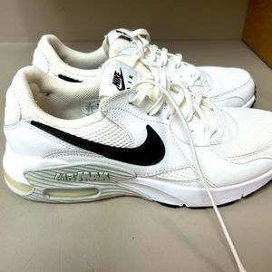Nike Air Max Excee Running Shoes sz9
